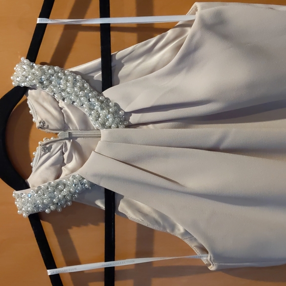 Beaded Halter Neck Crepe Gown - Picture 4 of 10